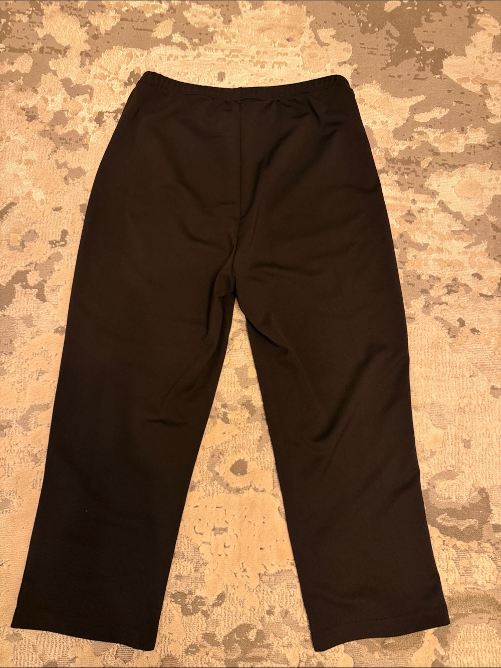 REVOLVE Capri Pants in Black
SNDYS - Picture 6 of 6